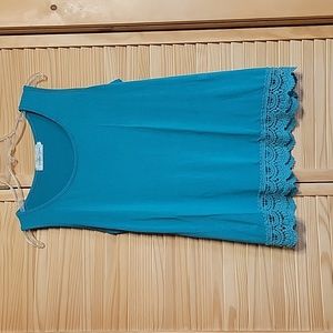 Southern GraceTank top womens size small turquoise with lace detail soft long